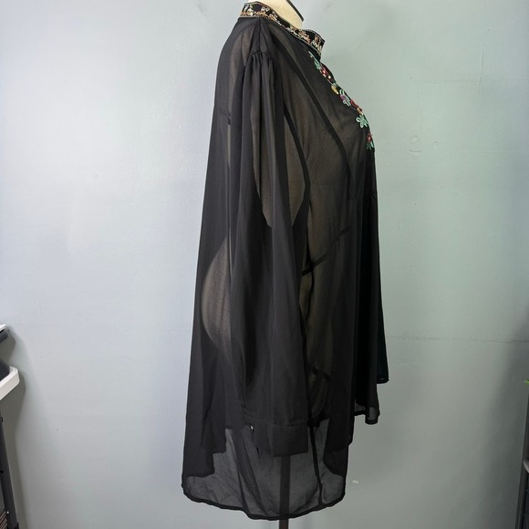 Shein Curve Floral Embroidered Yoke Dip Hem Sheer Black Button Up Blouse Size 5X - Picture 3 of 12